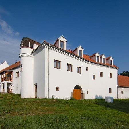 Residence Tvrz Skocice Luaran gambar