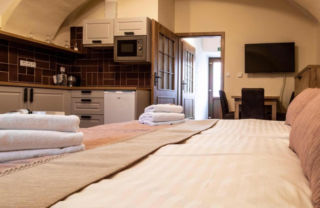 Residence Tvrz Skocice Luaran gambar