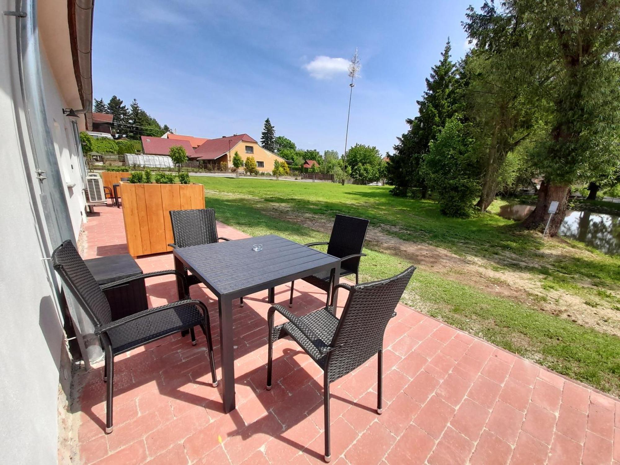 Residence Tvrz Skocice Luaran gambar