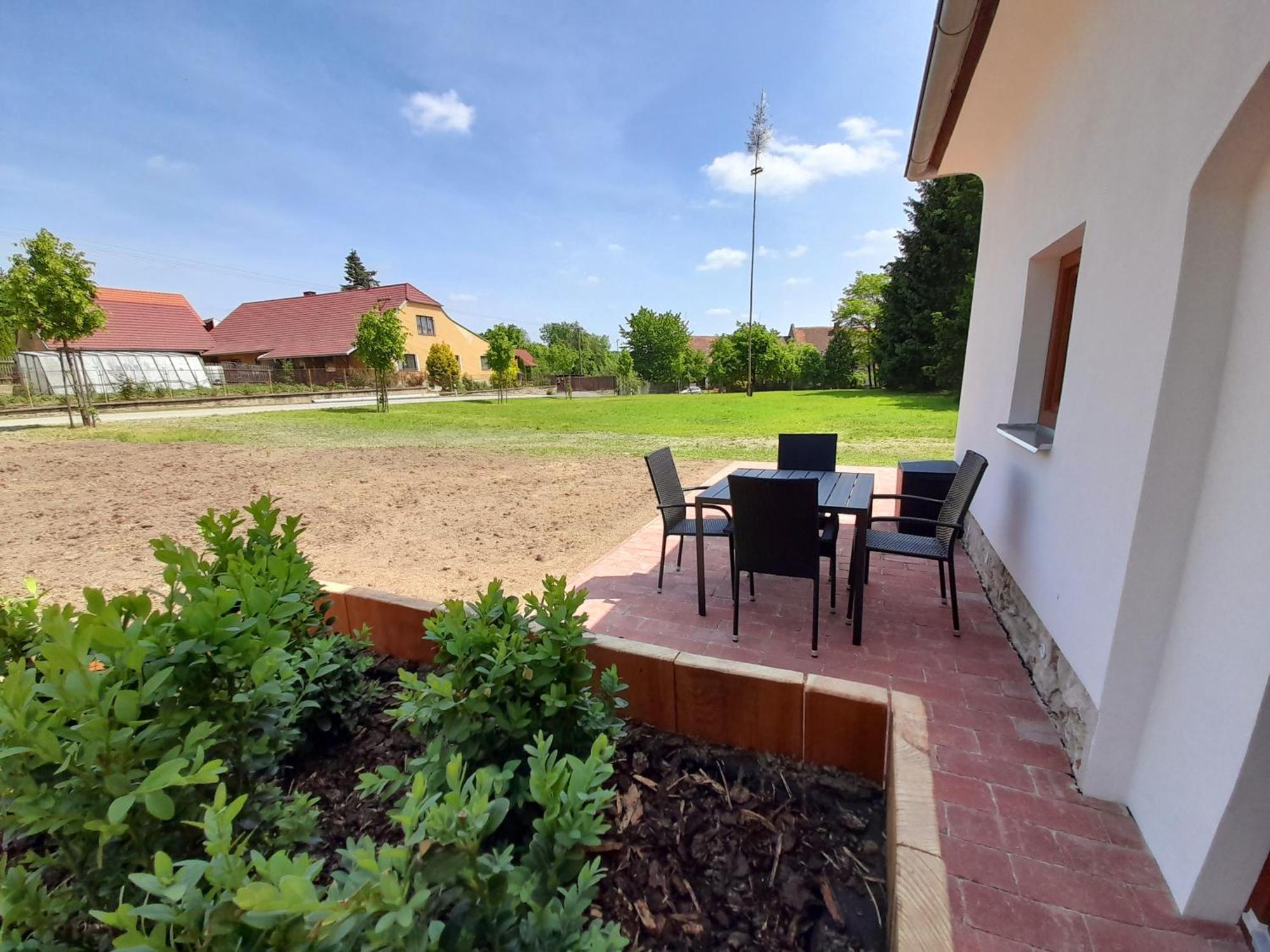 Residence Tvrz Skocice Luaran gambar