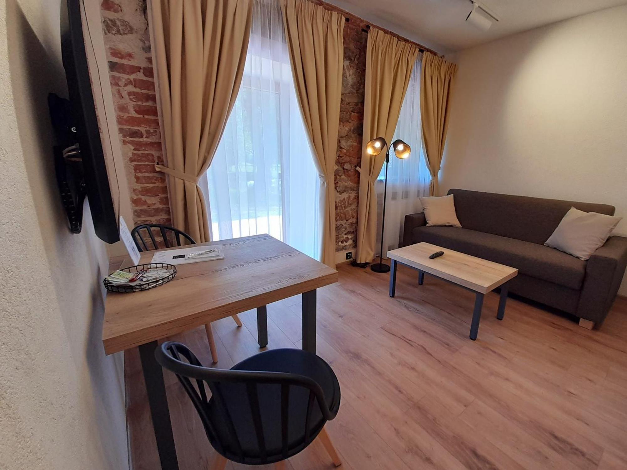 Residence Tvrz Skocice Luaran gambar