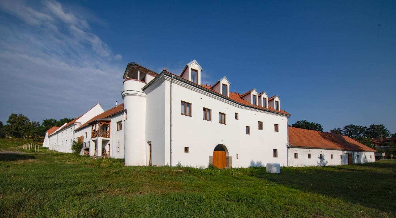 Residence Tvrz Skocice Luaran gambar