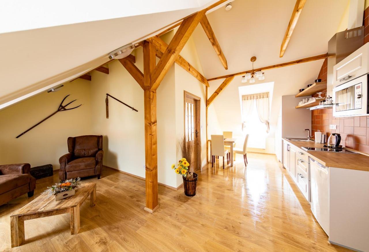 Residence Tvrz Skocice Luaran gambar