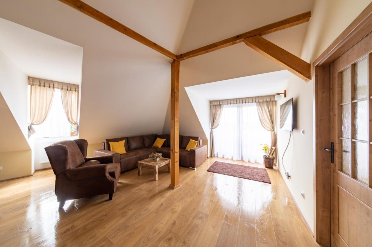 Residence Tvrz Skocice Luaran gambar