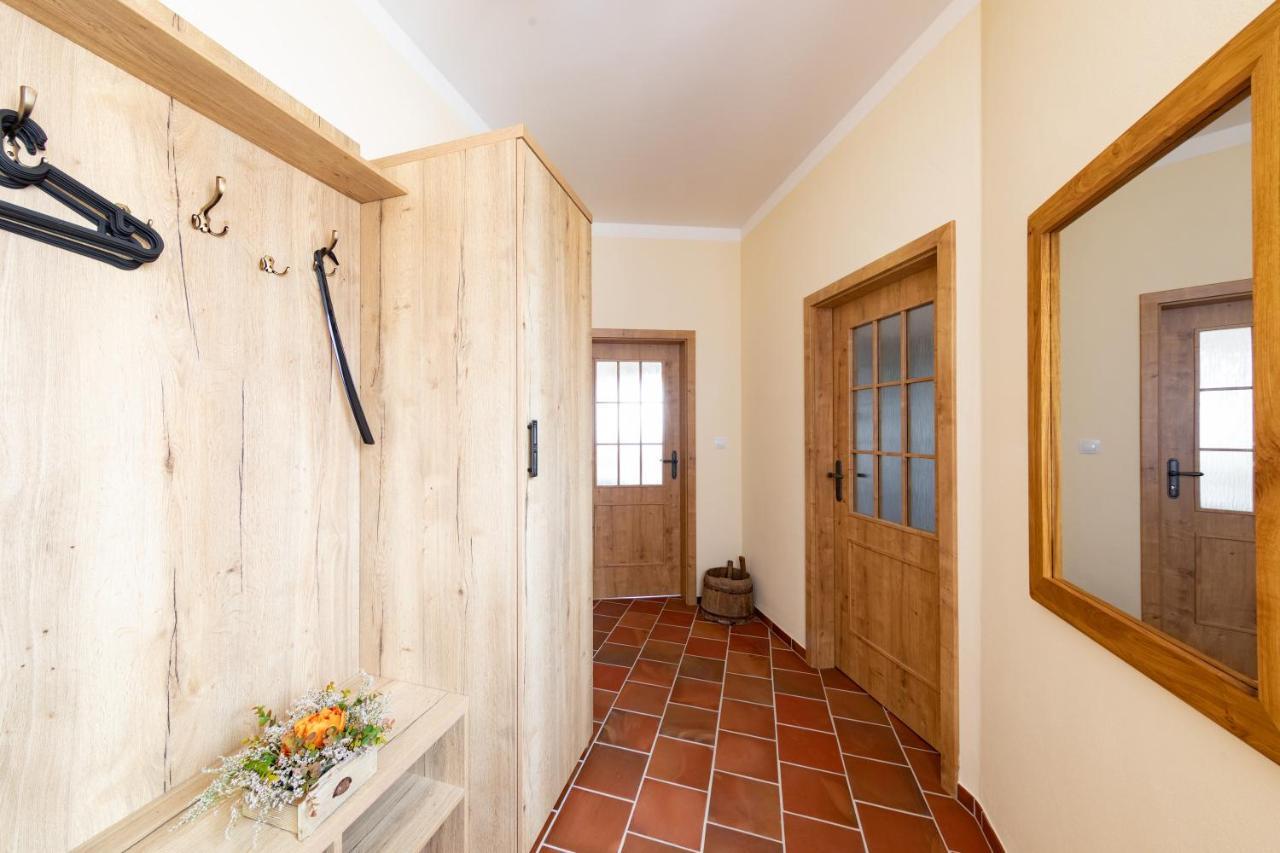 Residence Tvrz Skocice Luaran gambar